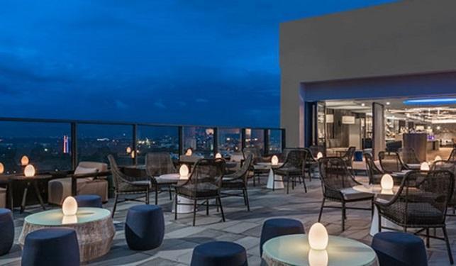 Seda Vertis North Quezon City Exterior foto The Terrace at the hotel